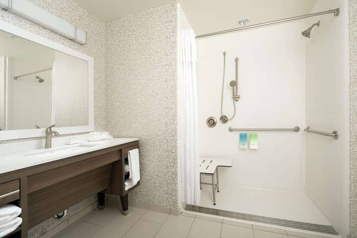 Room 16 of 27